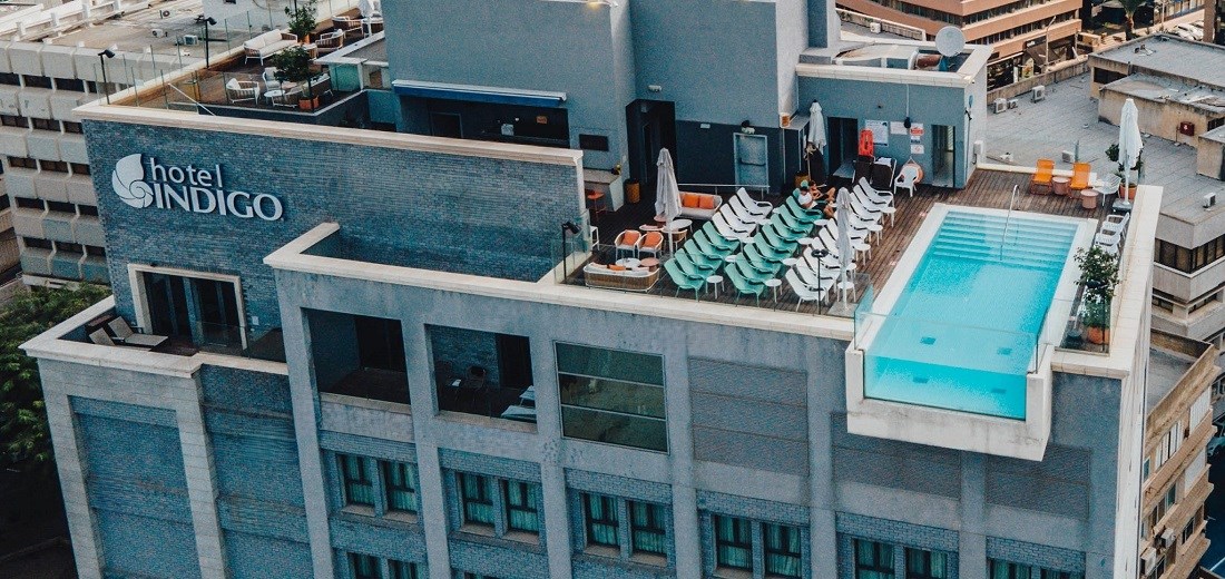 בריכת מלון ROOFTOP